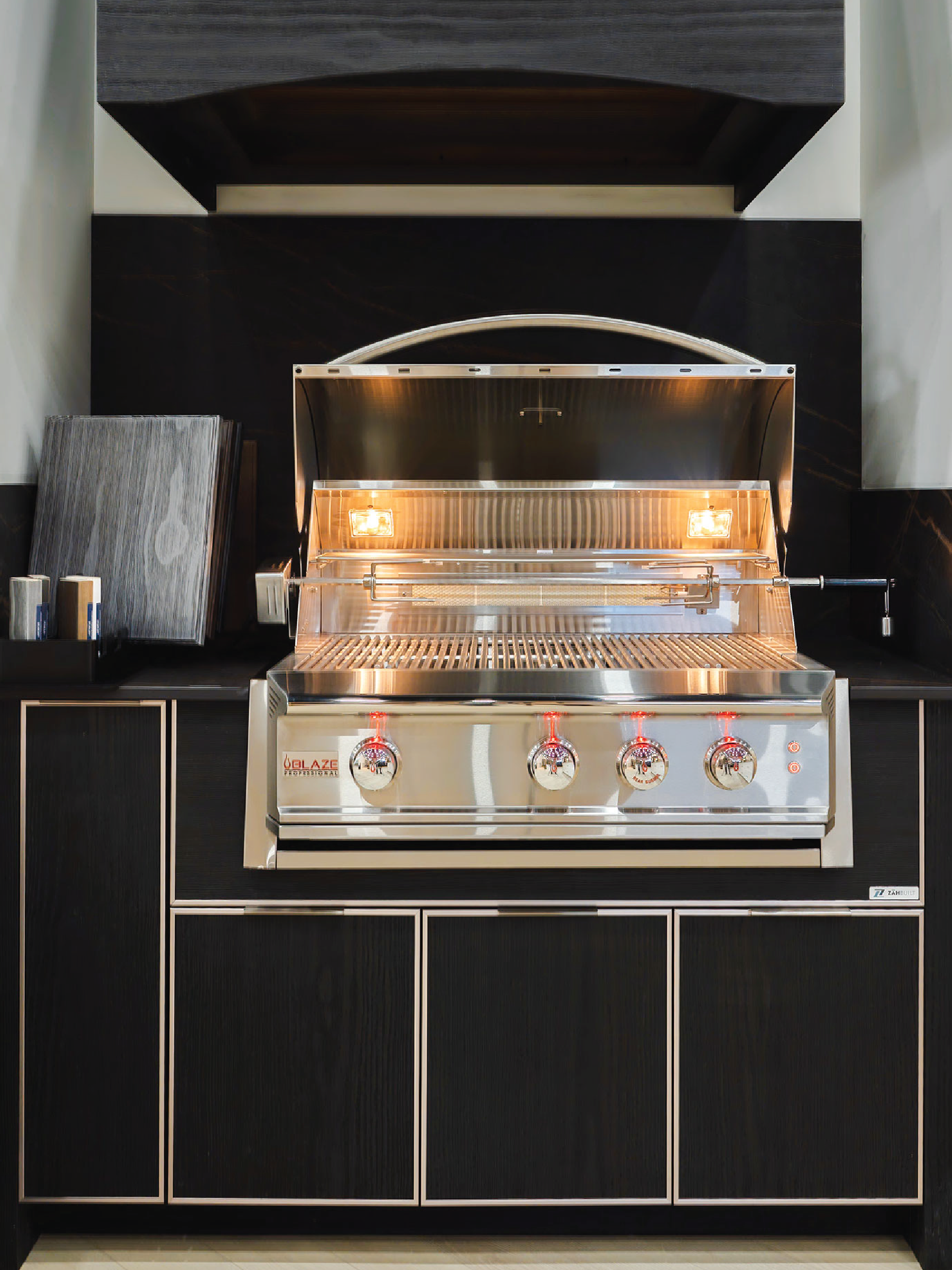 Zahbuilt_lifestyle_neo_brushed aluminum